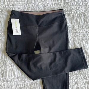 Marika Sport grey quarter-length leggings.